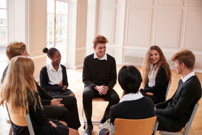 Resolución de los 11 Problemas más Comunes en la Adolescencia: Guía Completa Resolución de los 11 Problemas más Comunes en la Adolescencia: Guía Completa
